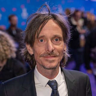 Mackenzie Crook